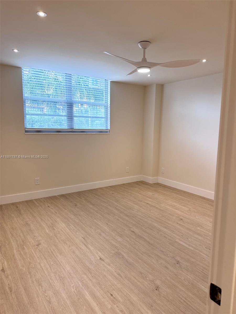 GABLES WATERWAY TOWERS CO - Residential Lease