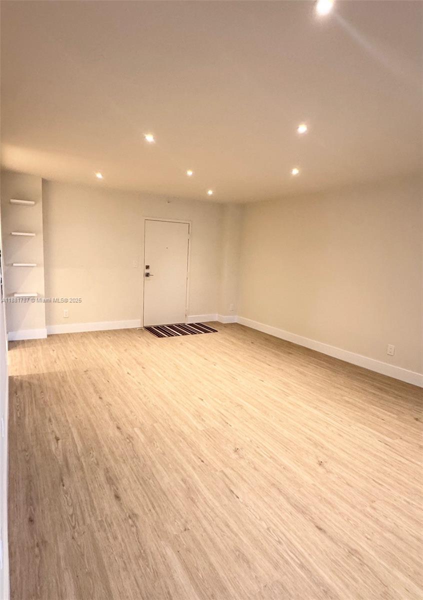 GABLES WATERWAY TOWERS CO - Residential Lease