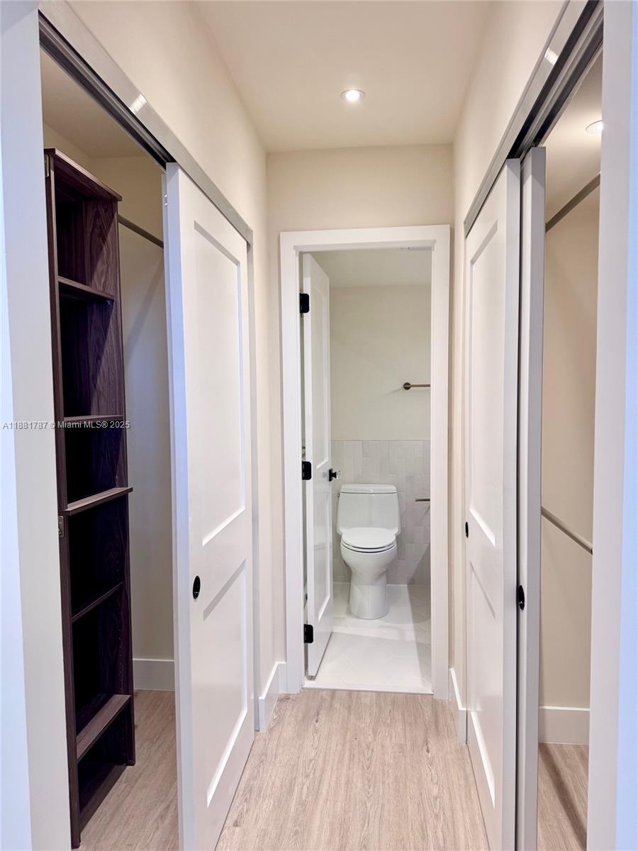GABLES WATERWAY TOWERS CO - Residential Lease