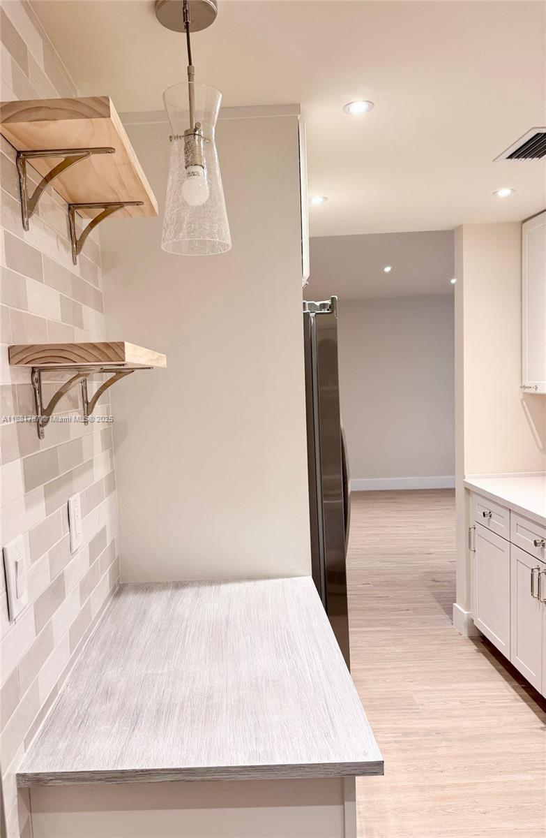 GABLES WATERWAY TOWERS CO - Residential Lease