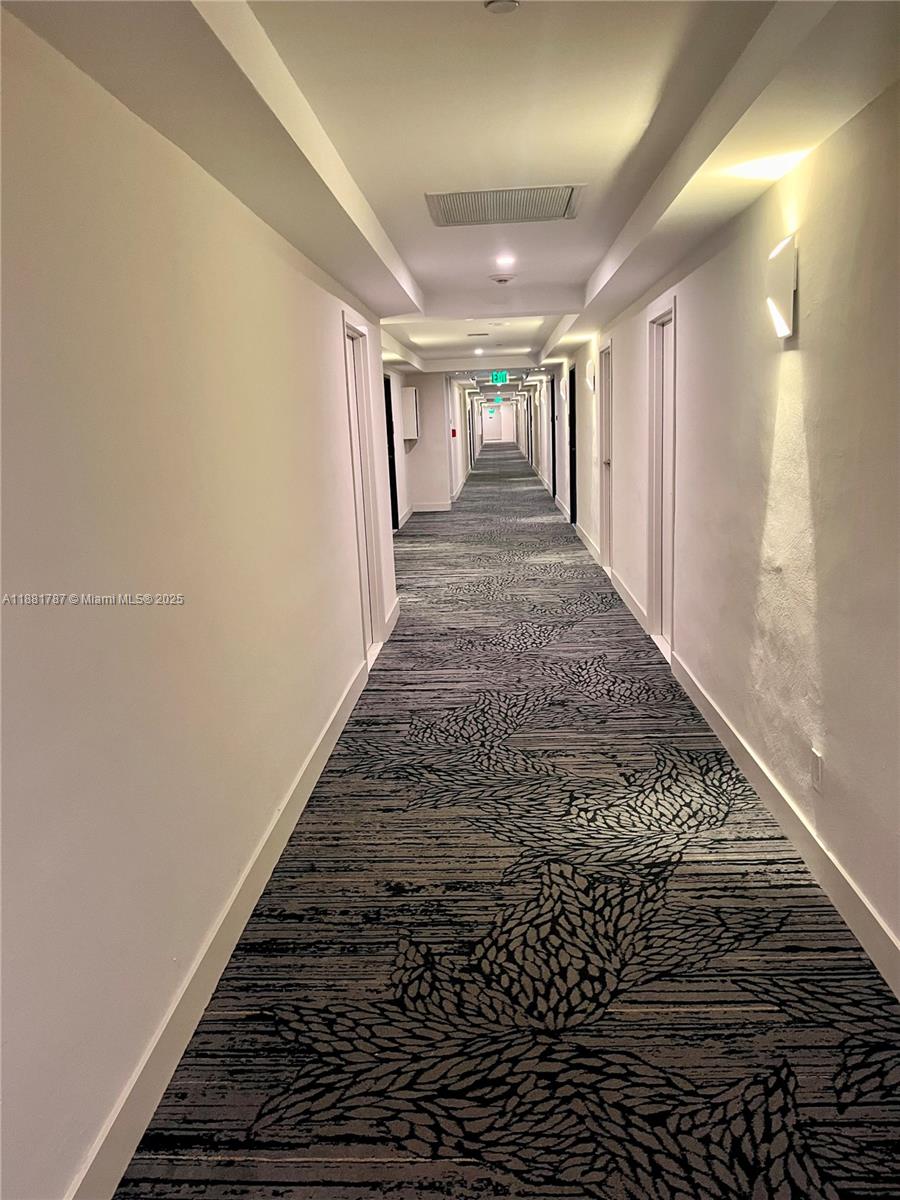 GABLES WATERWAY TOWERS CO - Residential Lease