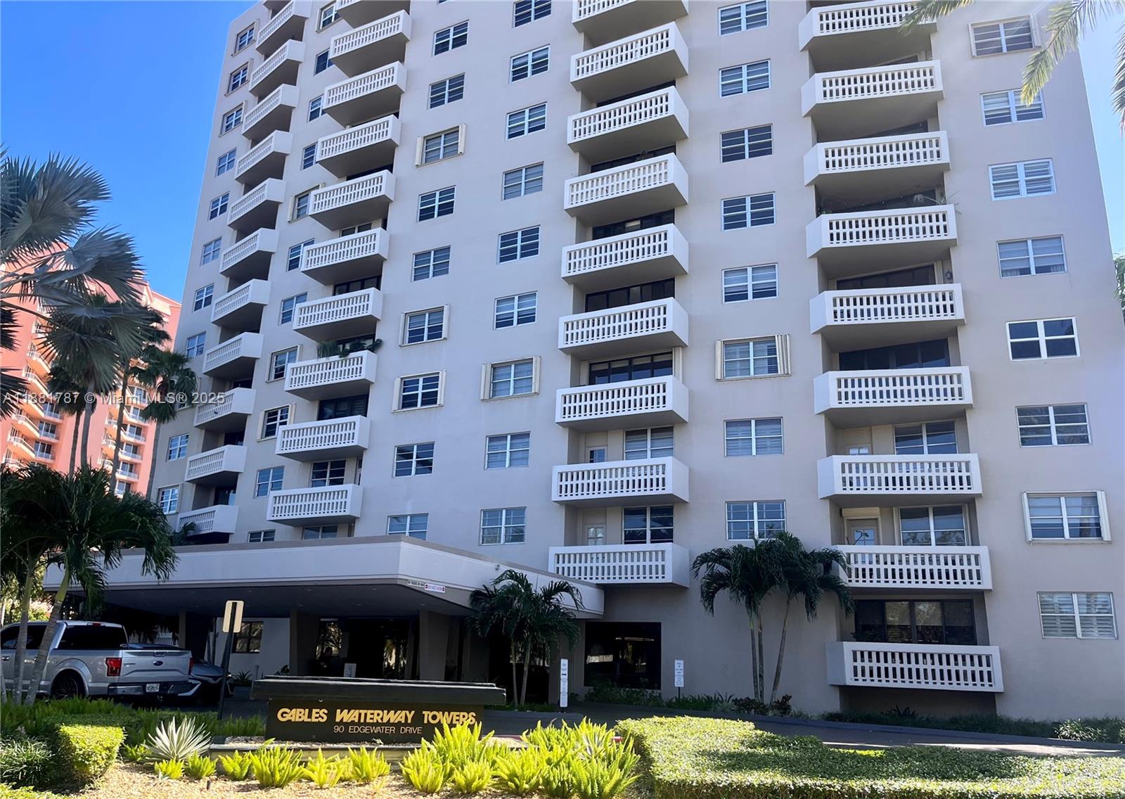 GABLES WATERWAY TOWERS CO - Residential Lease