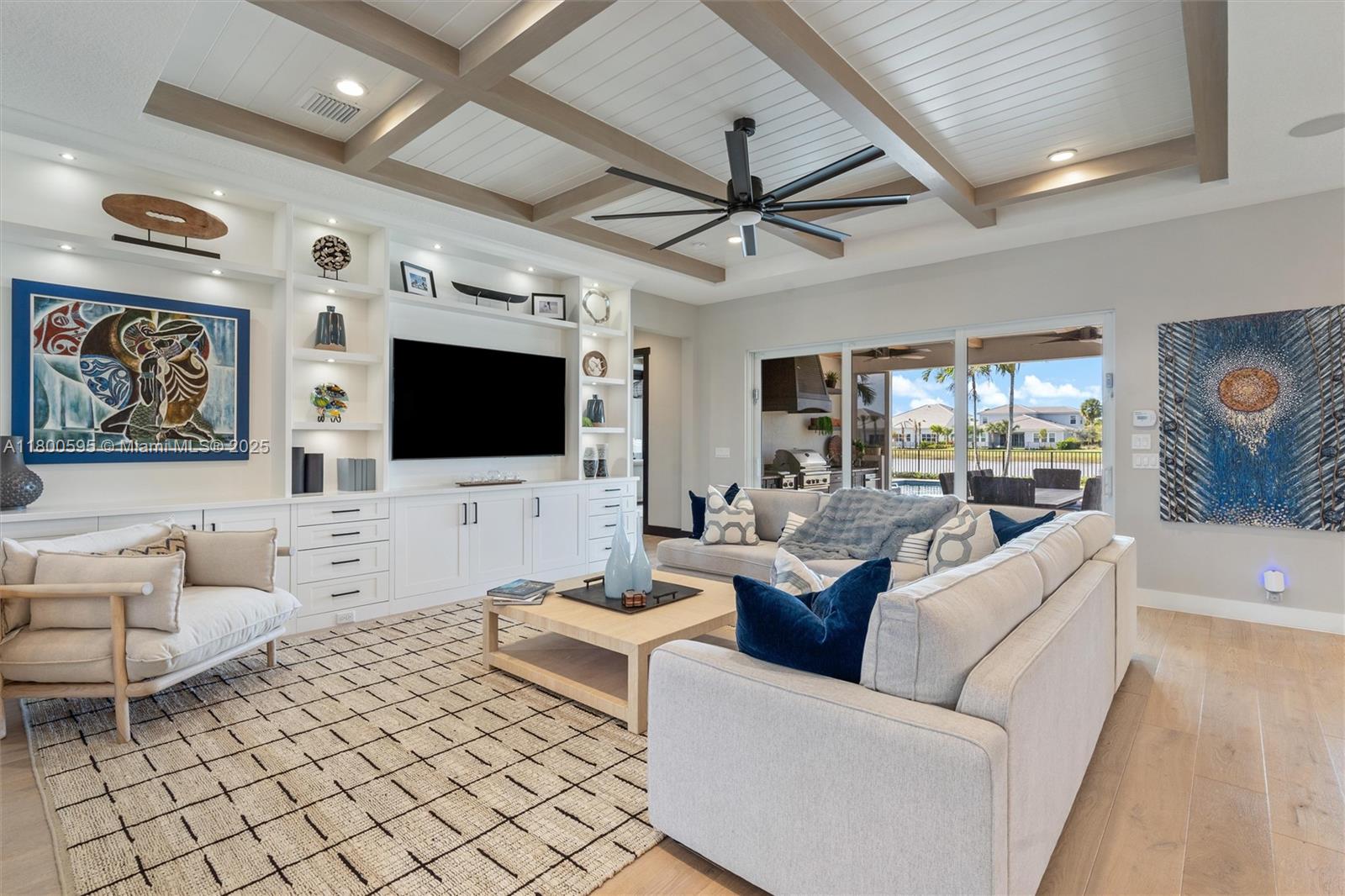 9369 Crestview Cir