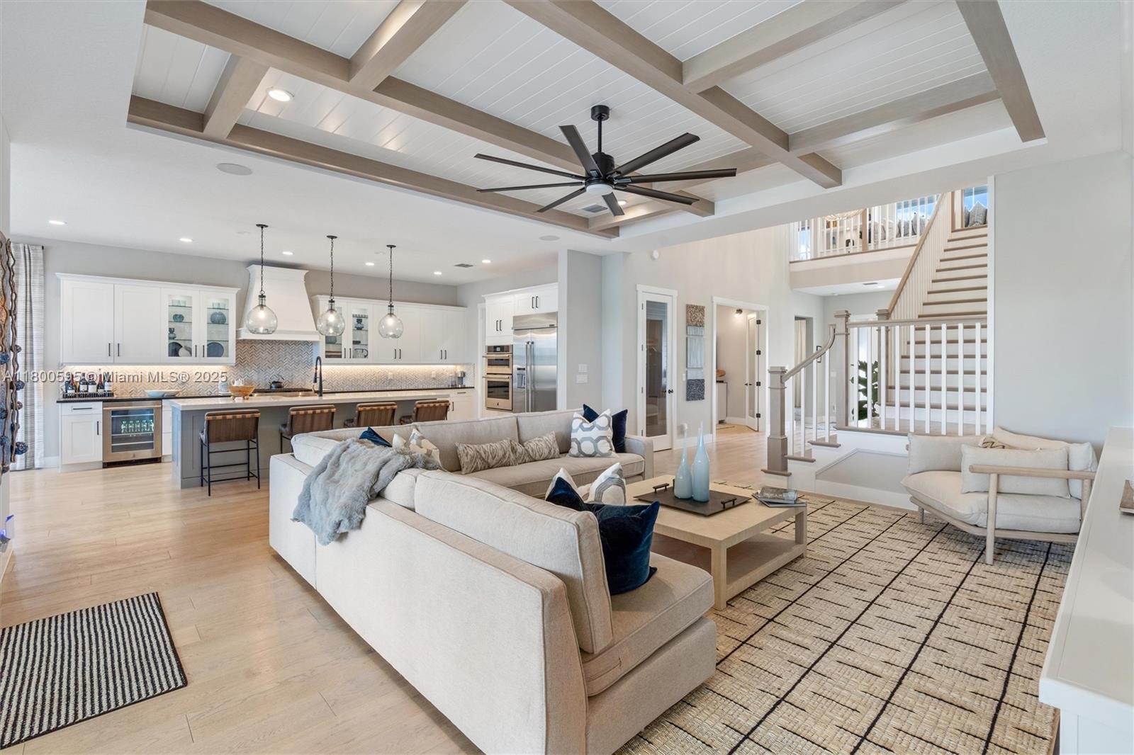 9369 Crestview Cir