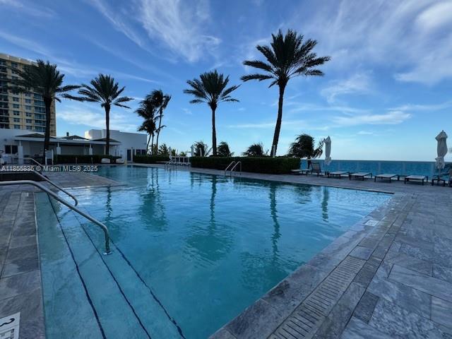 2711 HOLLYWOOD BEACH COND - Residential