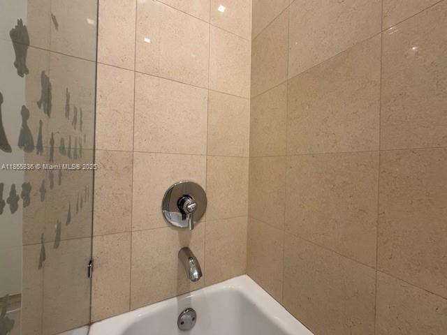 2711 HOLLYWOOD BEACH COND - Residential
