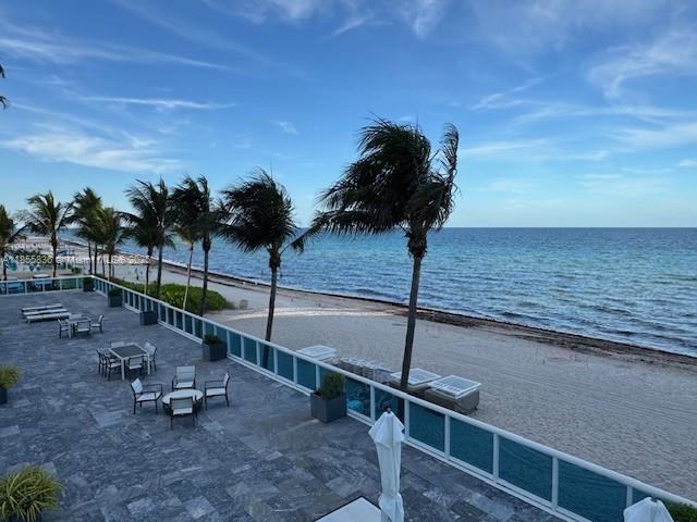 2711 HOLLYWOOD BEACH COND - Residential