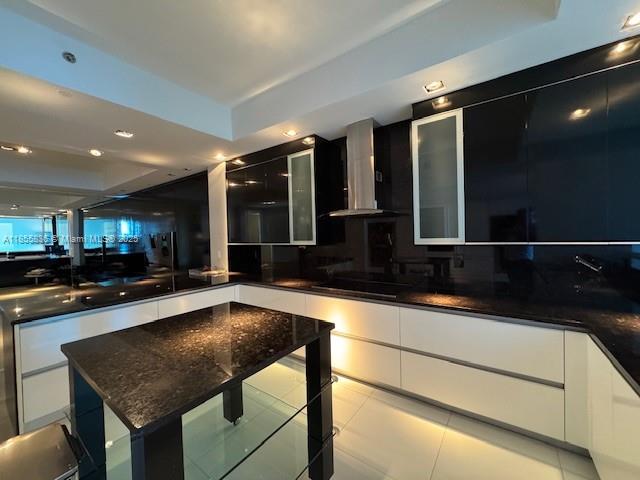 2711 HOLLYWOOD BEACH COND - Residential