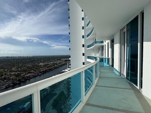 2711 HOLLYWOOD BEACH COND - Residential