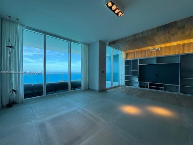 2711 HOLLYWOOD BEACH COND - Residential