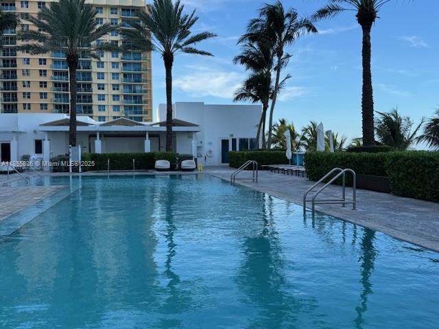 2711 HOLLYWOOD BEACH COND - Residential