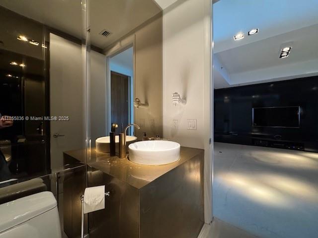 2711 HOLLYWOOD BEACH COND - Residential