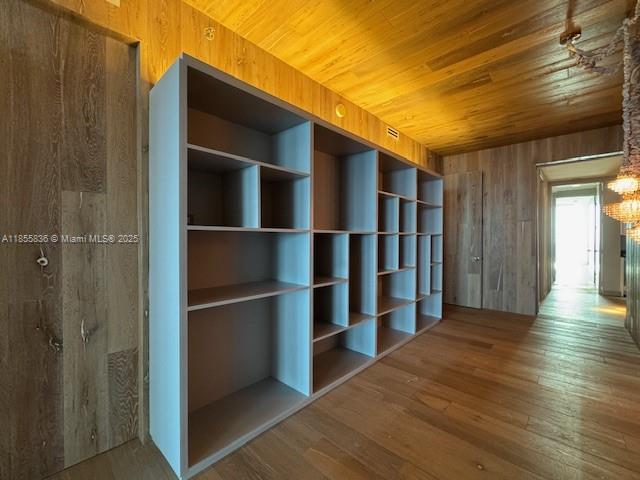2711 HOLLYWOOD BEACH COND - Residential