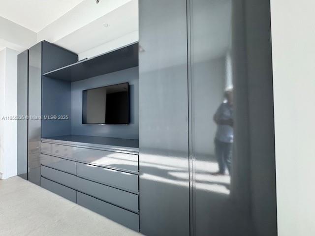 2711 HOLLYWOOD BEACH COND - Residential