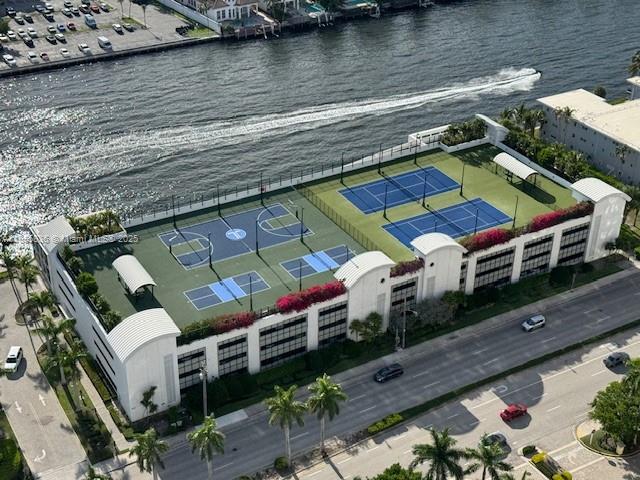 2711 HOLLYWOOD BEACH COND - Residential