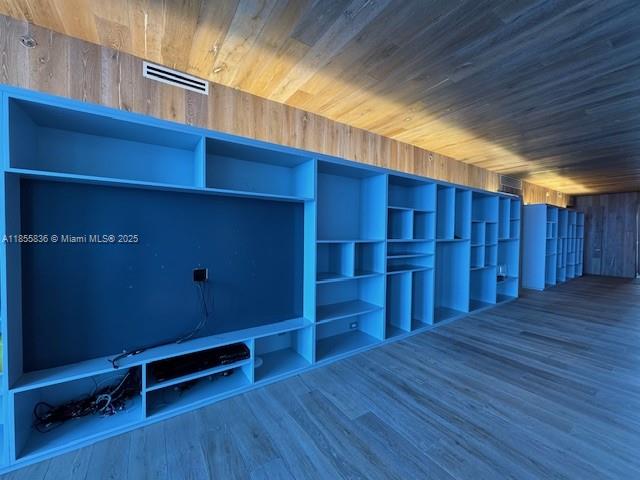 2711 HOLLYWOOD BEACH COND - Residential