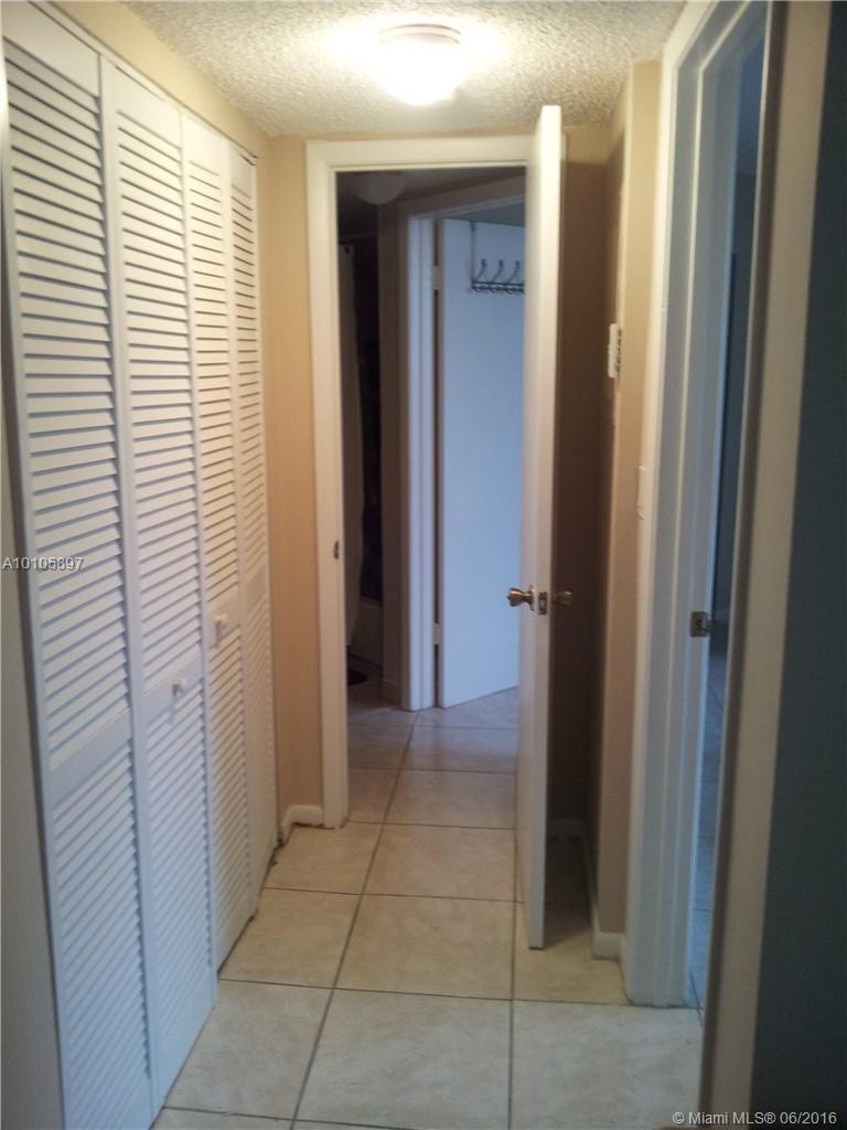 Lake Pointe #5 Condo - Residential Lease