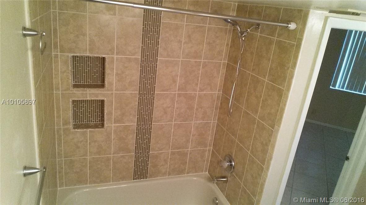 Lake Pointe #5 Condo - Residential Lease