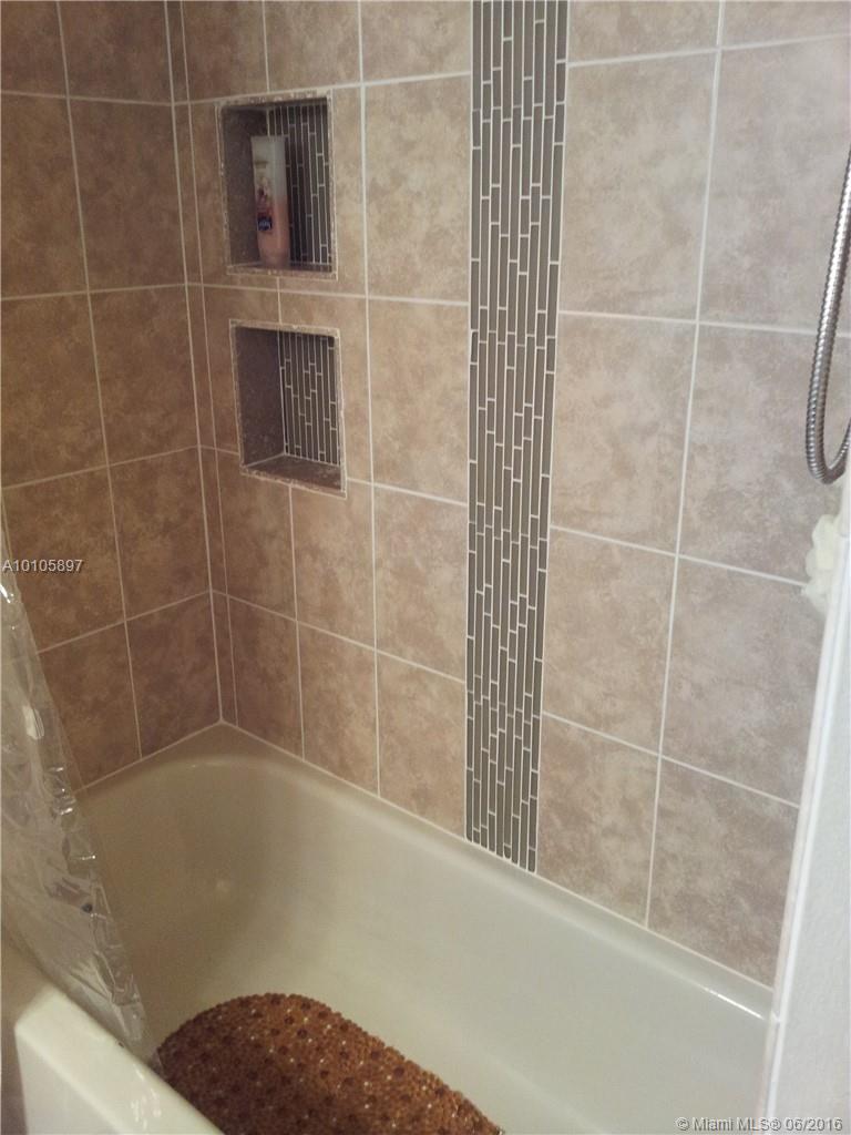 Lake Pointe #5 Condo - Residential Lease