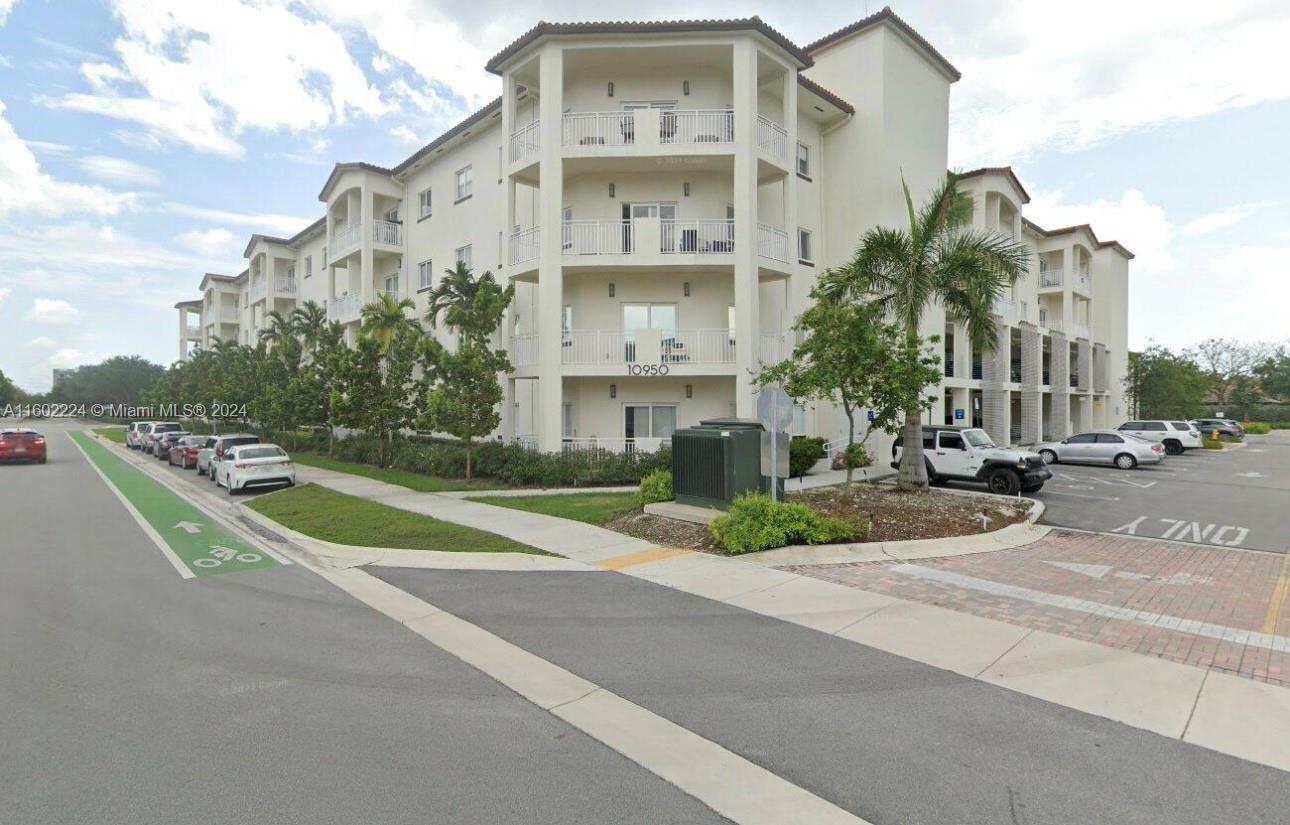 Property for Sale at 10950 Nw 82nd St 405, Doral, Miami-Dade County, Florida - Bedrooms: 2 
Bathrooms: 2  - $420,000