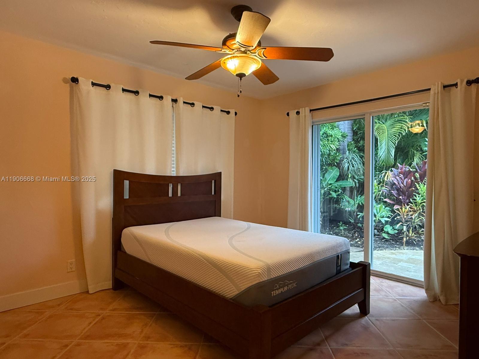 OAKLAND PARK 2ND ADD-RESU - Residential Lease