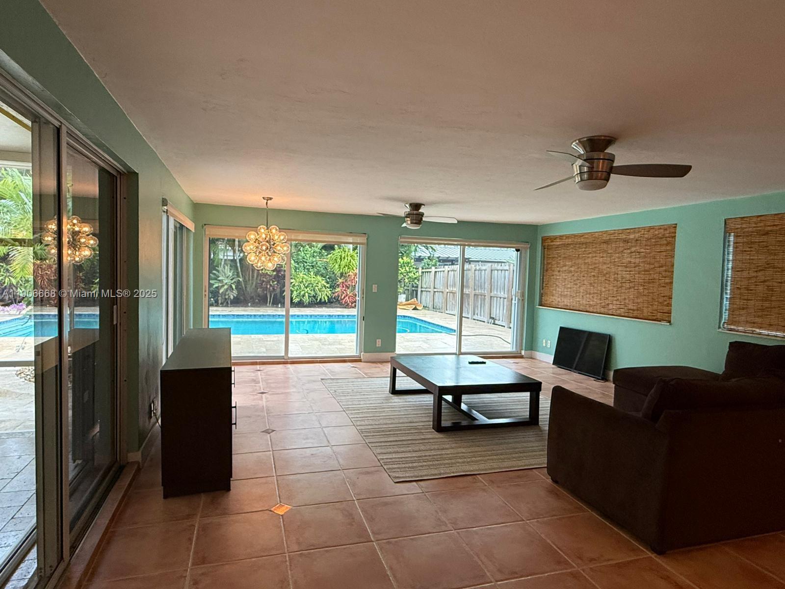 OAKLAND PARK 2ND ADD-RESU - Residential Lease