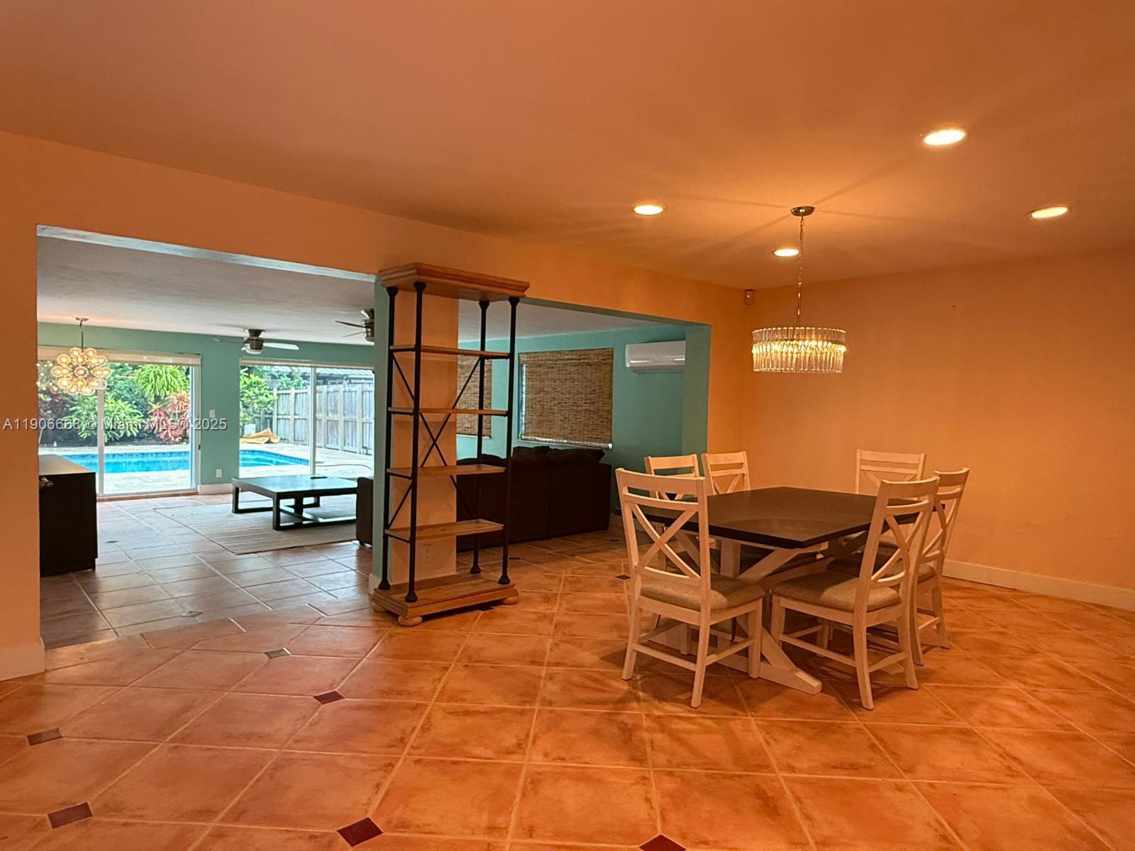 OAKLAND PARK 2ND ADD-RESU - Residential Lease