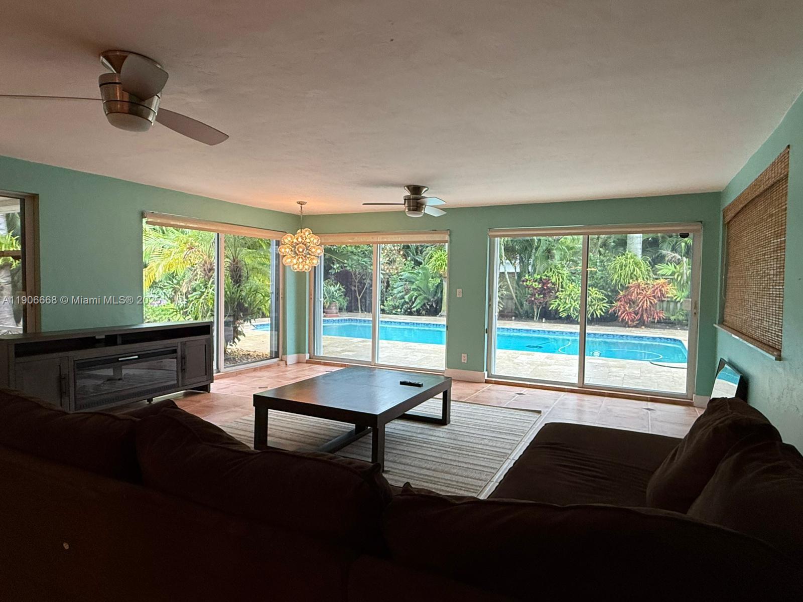 OAKLAND PARK 2ND ADD-RESU - Residential Lease