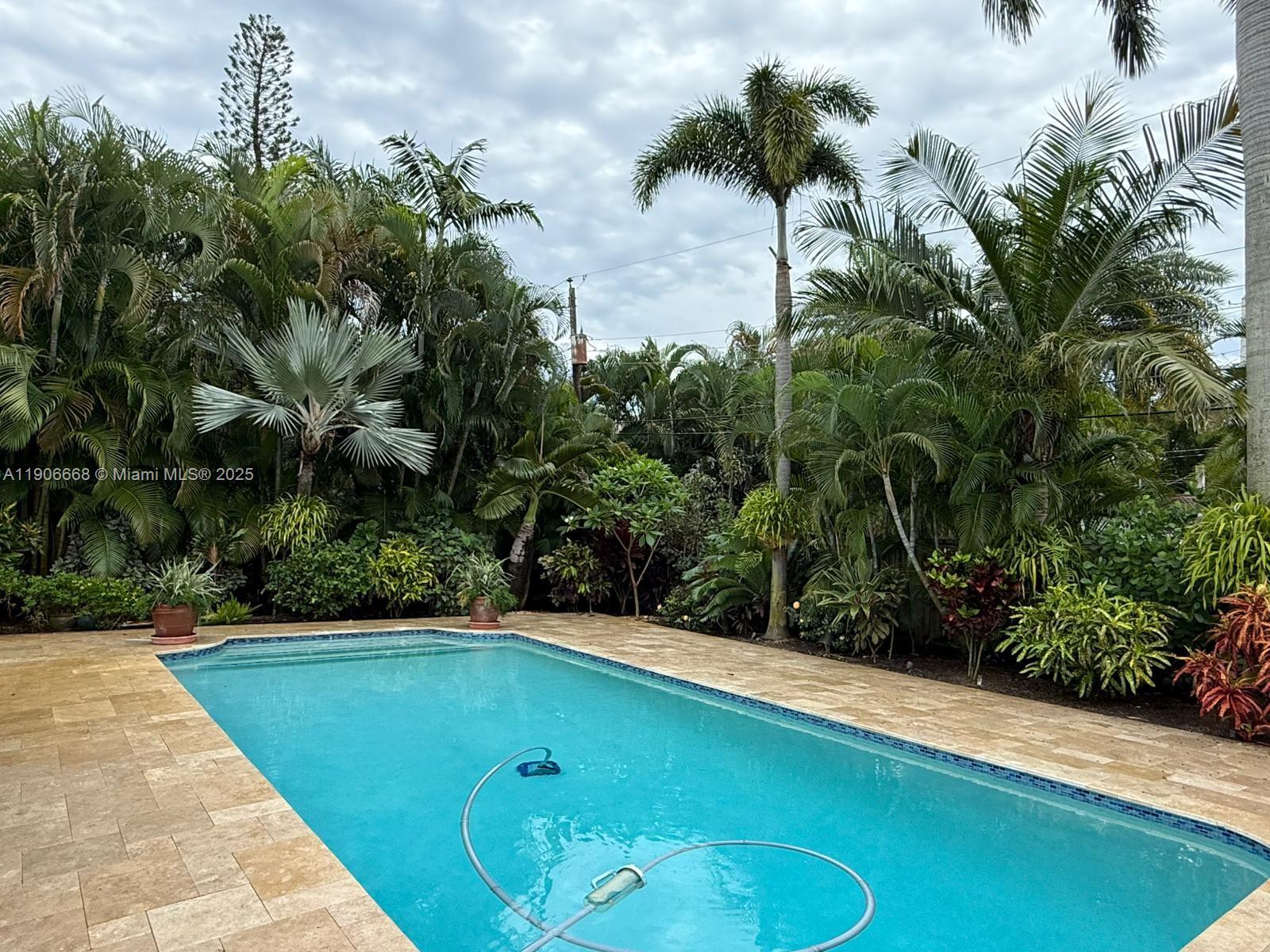 OAKLAND PARK 2ND ADD-RESU - Residential Lease