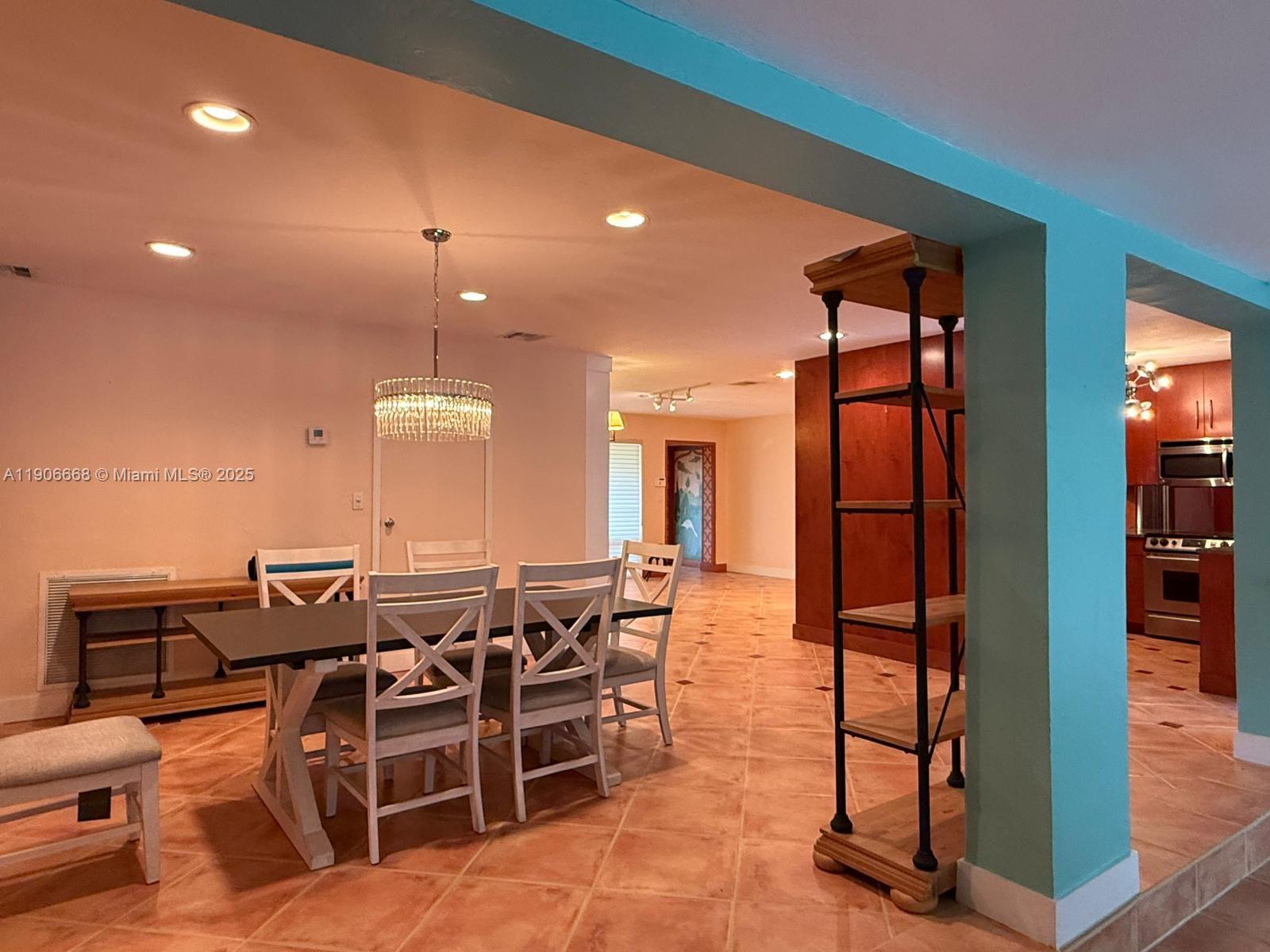 OAKLAND PARK 2ND ADD-RESU - Residential Lease