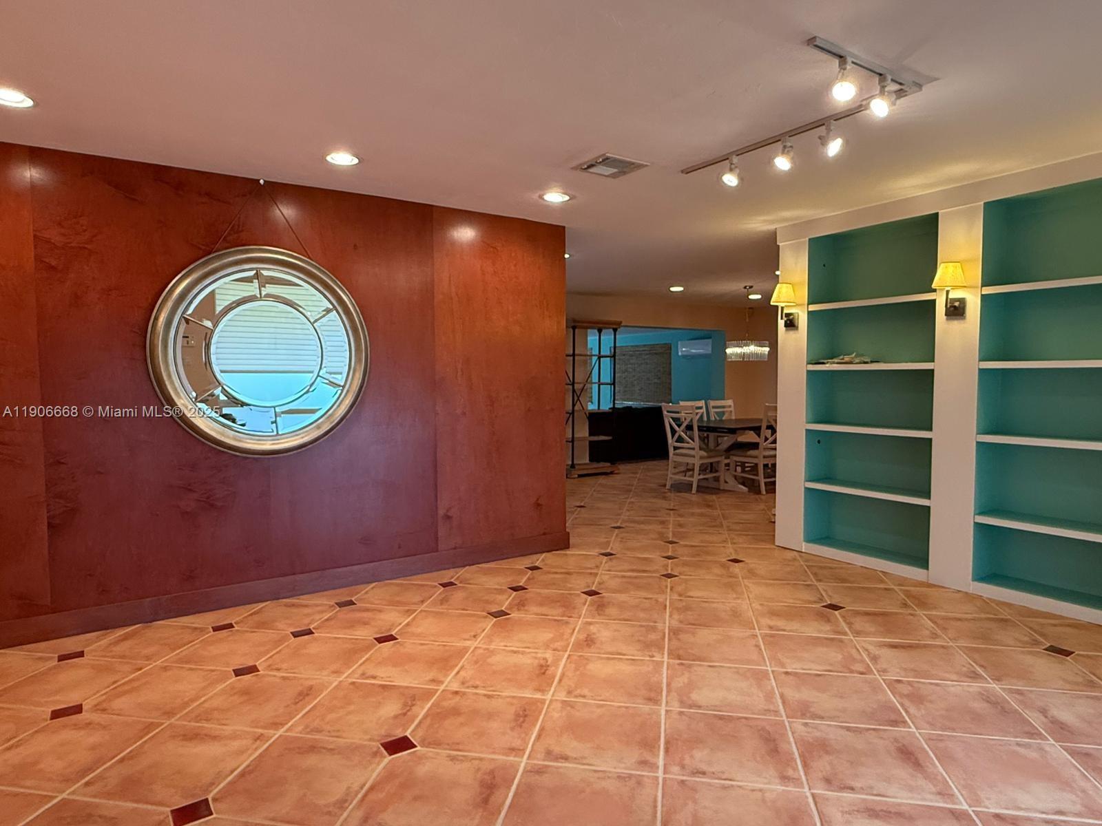 OAKLAND PARK 2ND ADD-RESU - Residential Lease