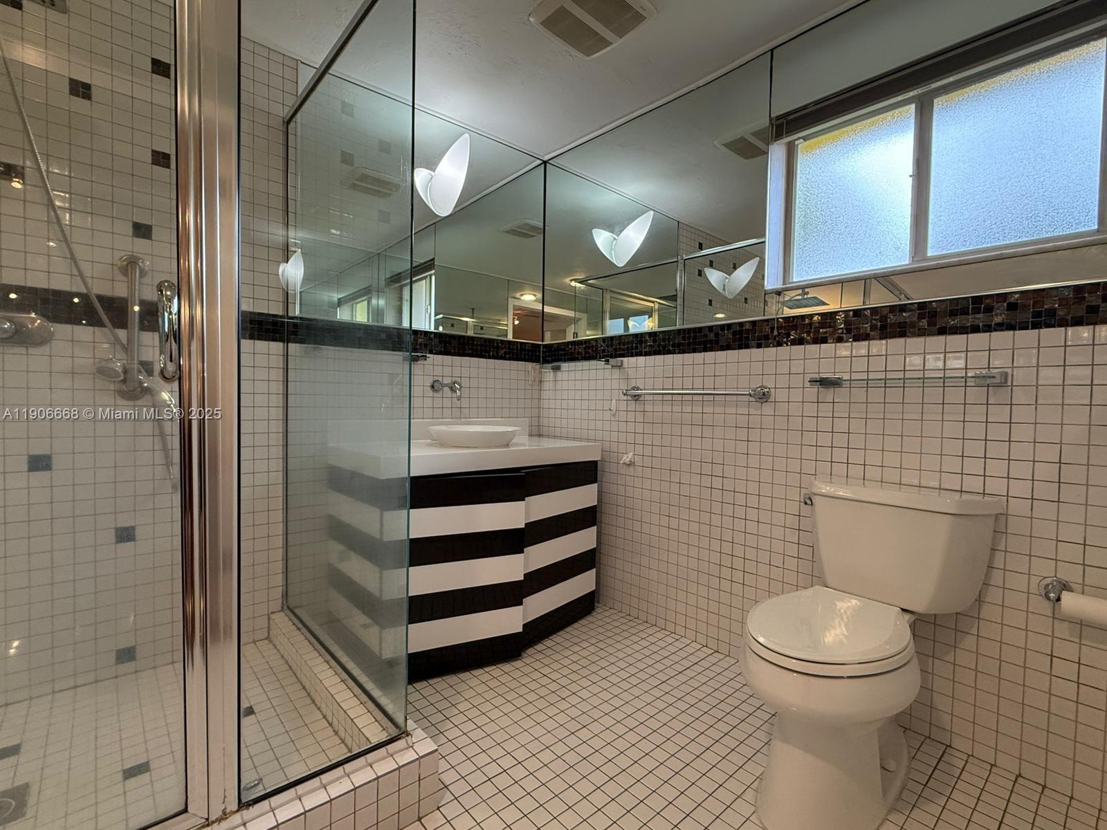 OAKLAND PARK 2ND ADD-RESU - Residential Lease