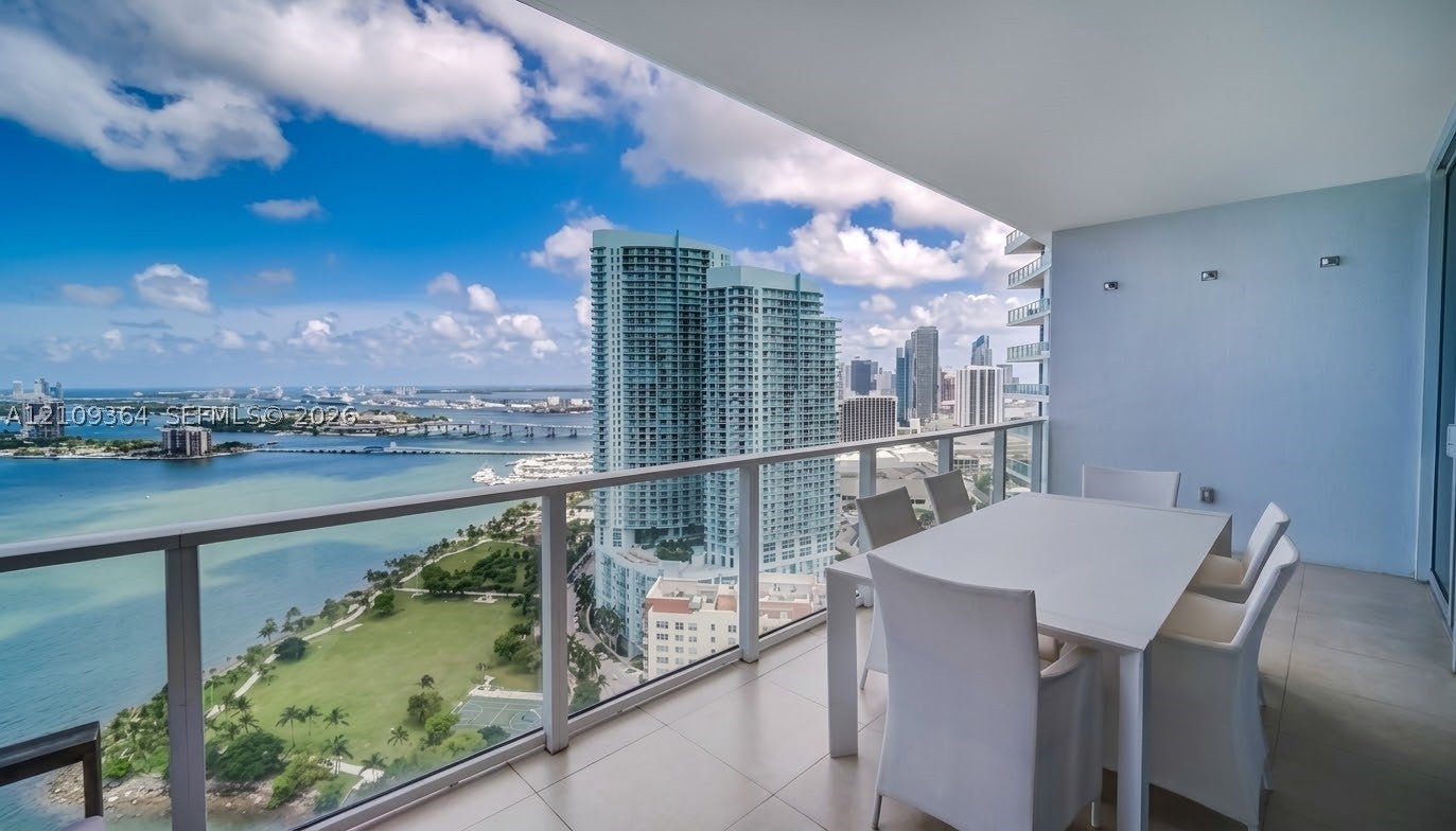 2020 N Bayshore Dr 3304