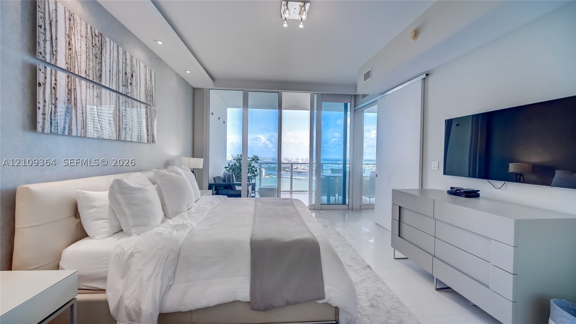 2020 N Bayshore Dr 3304