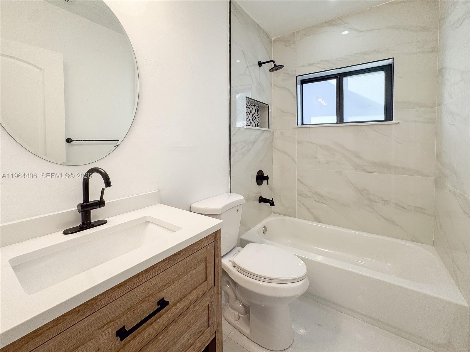 INGLEWOOD GARDENS - Residential Income