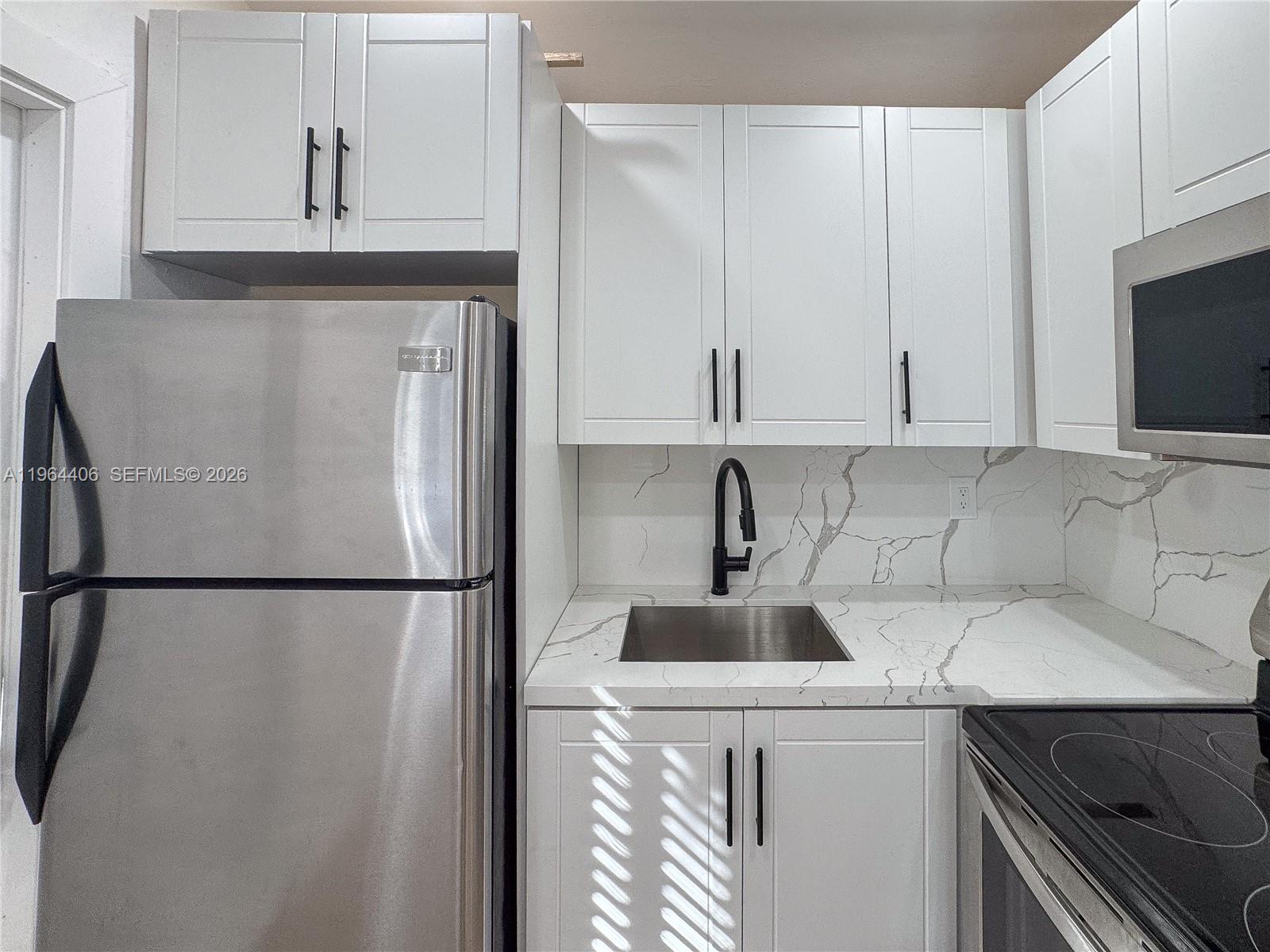 INGLEWOOD GARDENS - Residential Income