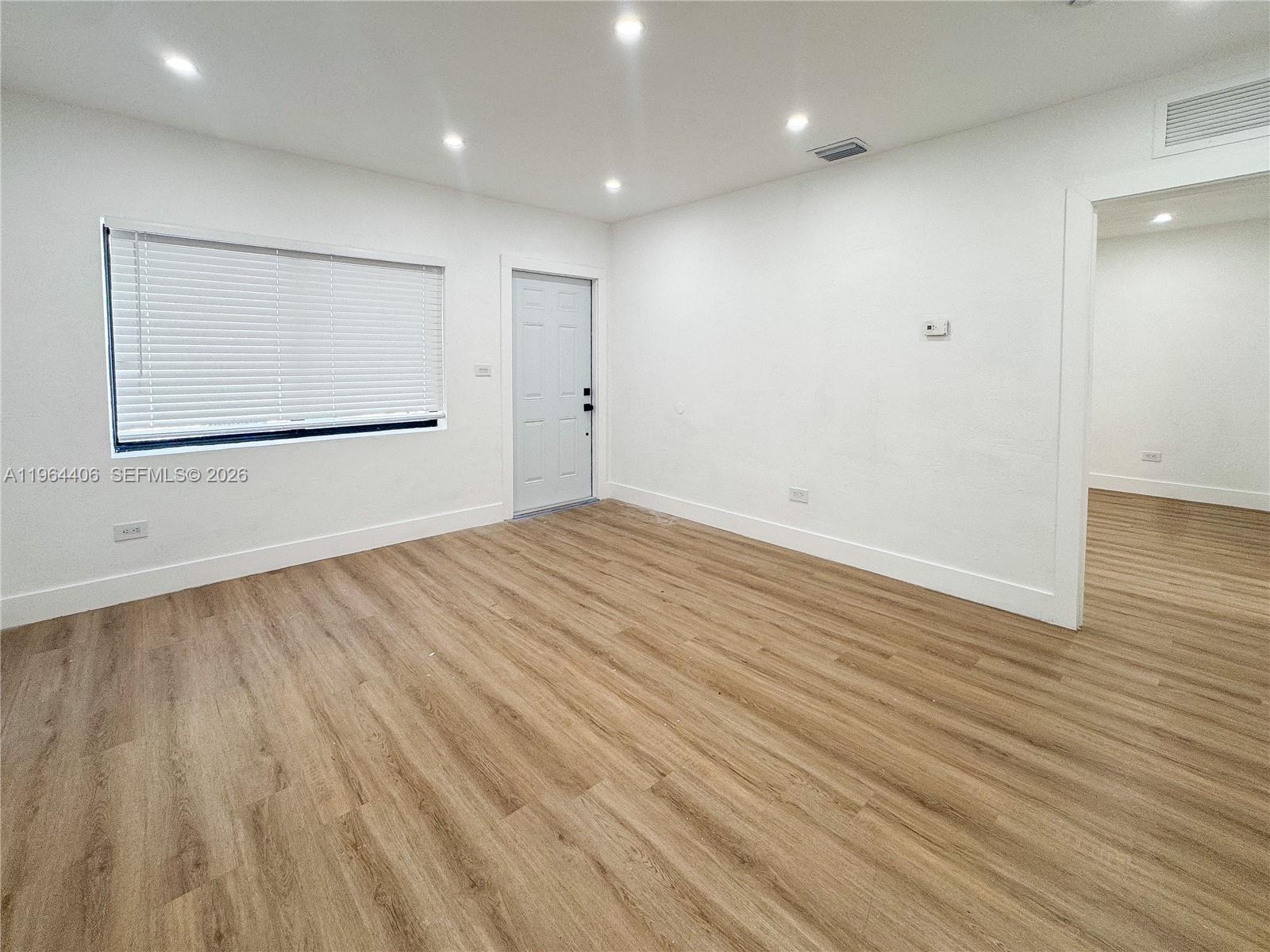 INGLEWOOD GARDENS - Residential Income