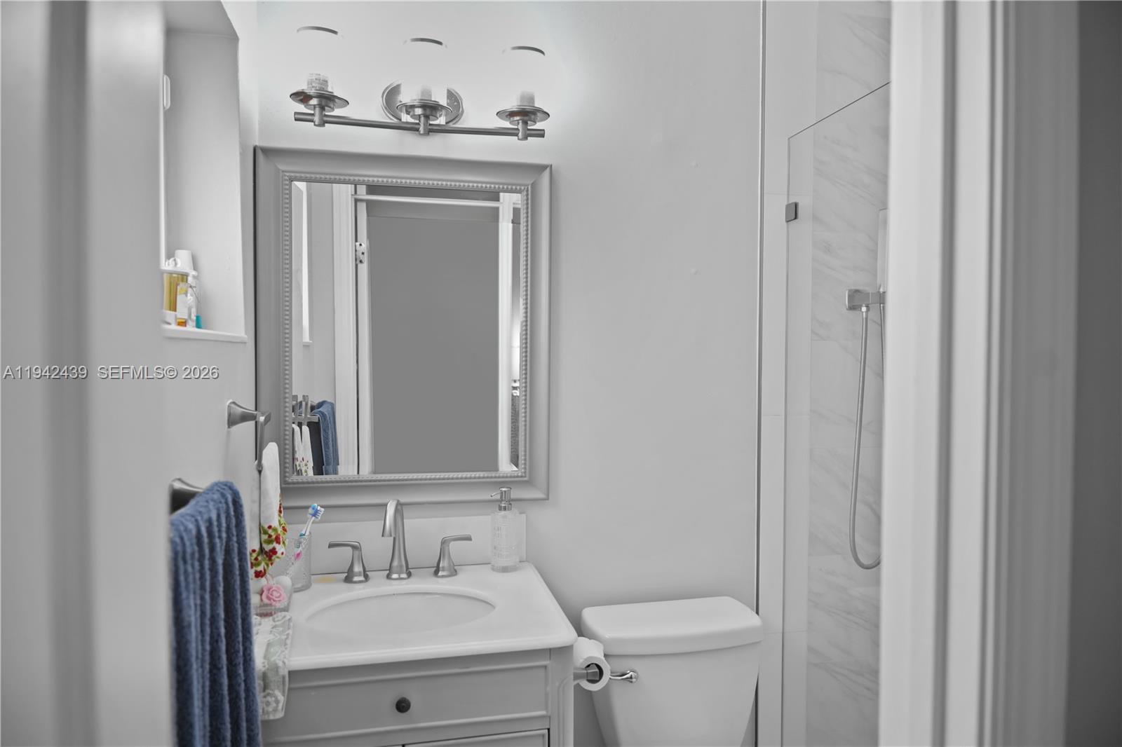 SO MIAMI HEIGHTS ADDN E - Residential Lease