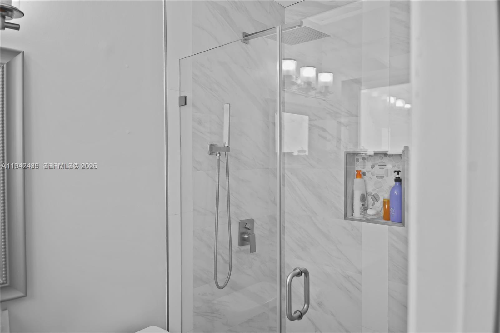 SO MIAMI HEIGHTS ADDN E - Residential Lease