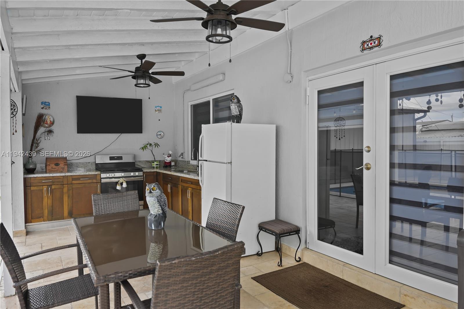 SO MIAMI HEIGHTS ADDN E - Residential Lease