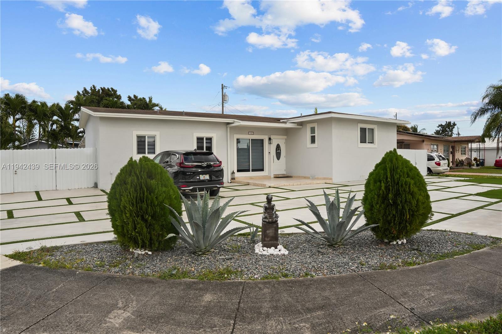 SO MIAMI HEIGHTS ADDN E - Residential Lease