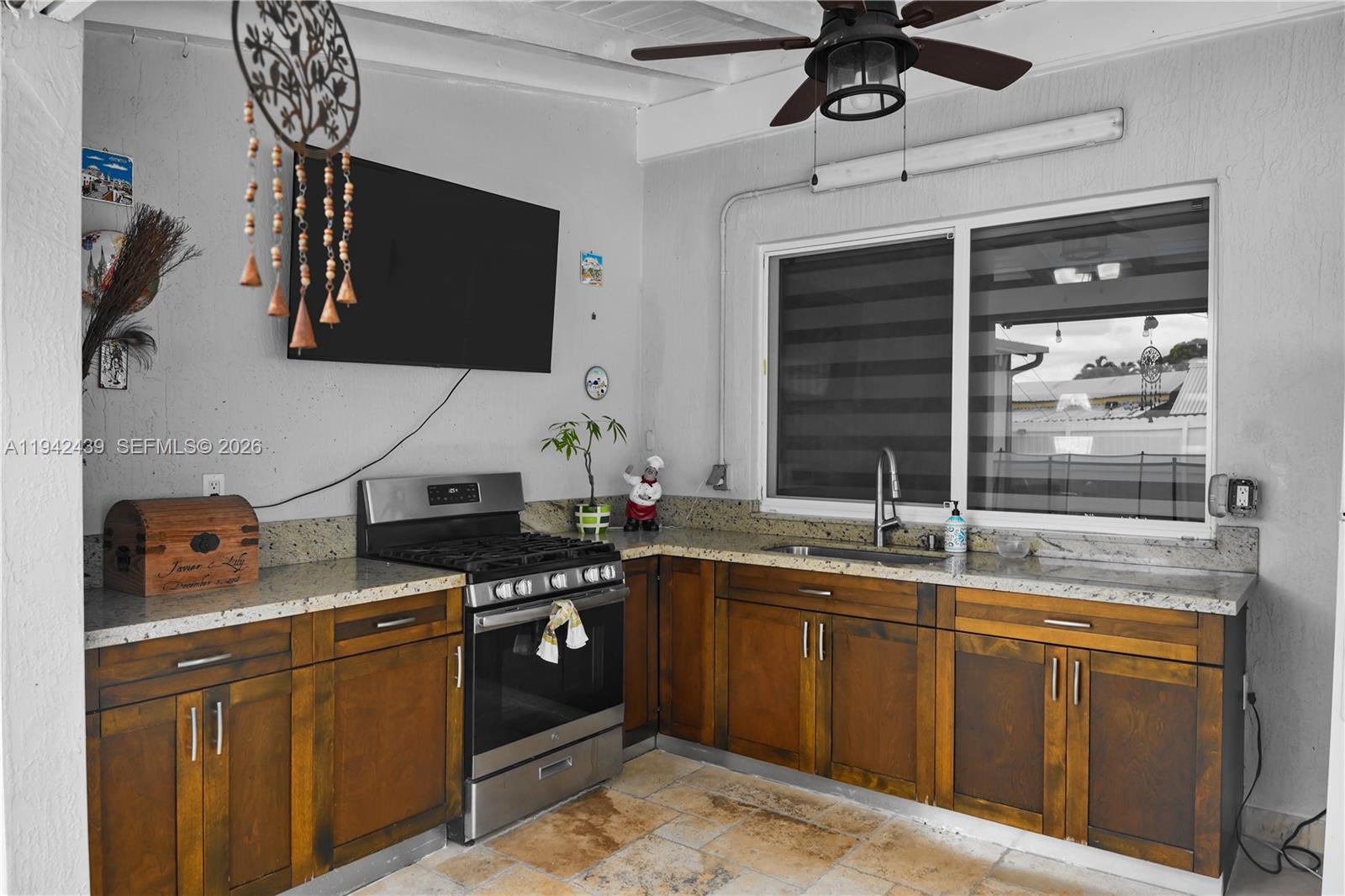 SO MIAMI HEIGHTS ADDN E - Residential Lease