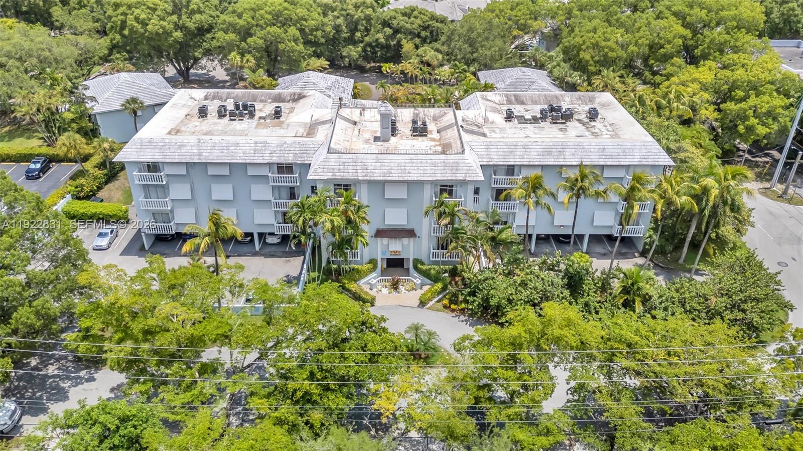 ROYAL CARIBBEAN CLUB COND - Residential