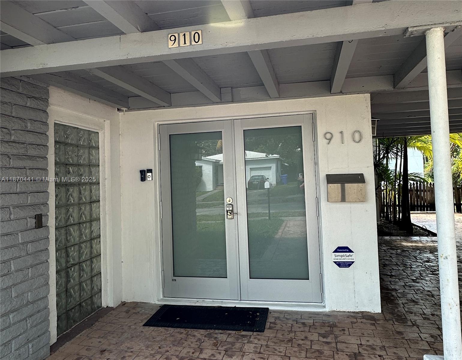 Stunning MiMo design fully furnished 3 BR 2 bathroom house in the highly sought-after Shorecrest community. featuring high ceilings with skylights and luxurious marble flooring. The open floor plan is flooded with natural light, making it perfect for entertaining guests with sleek Italian kitchen, complete with modern appliances and ample counter space. Conveniently located just a 5-minute walk to Biscayne Bay dog park and trendy restaurant, driving 10 minutes to the beach, Design District and Wynwood, 20 minutes to Downtown Miami, airport and Aventura. This property offers the perfect combination of city living and tropical retreat tranquility.