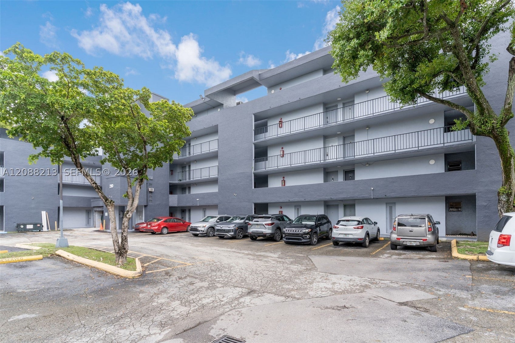 210 Fontainebleau Blvd 410
