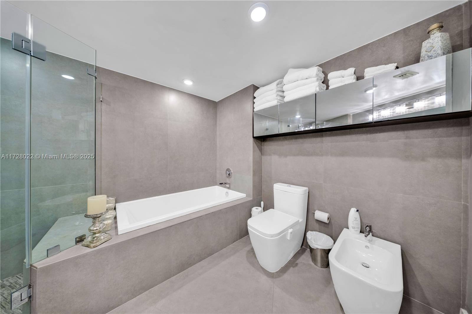 FIFTY SIX-SIXTY COLLINS A - Residential
