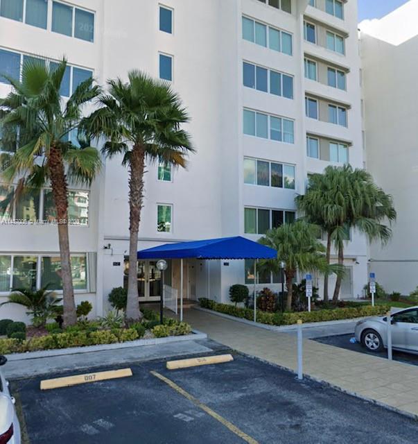 SUMMIT TOWER I OF DADELAN - Residential Lease