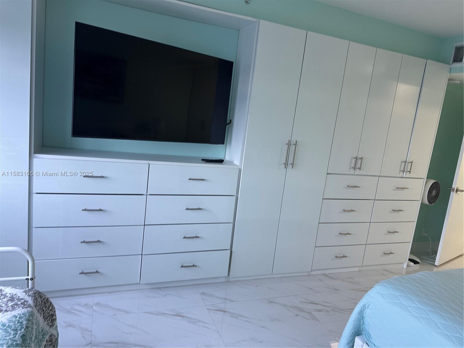 WAVE CONDO - Residential Lease