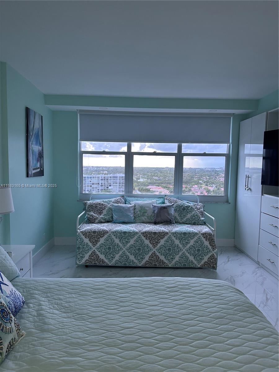 WAVE CONDO - Residential Lease