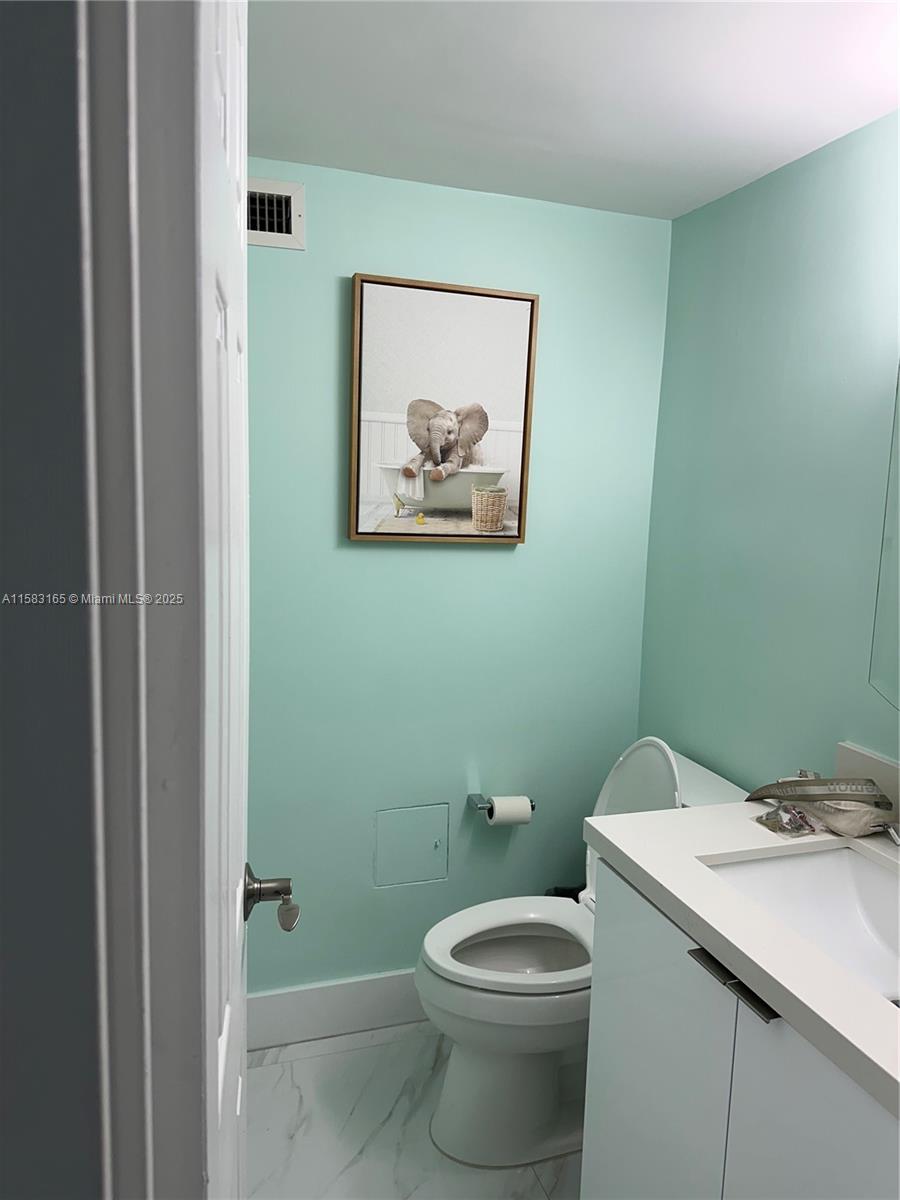 WAVE CONDO - Residential Lease